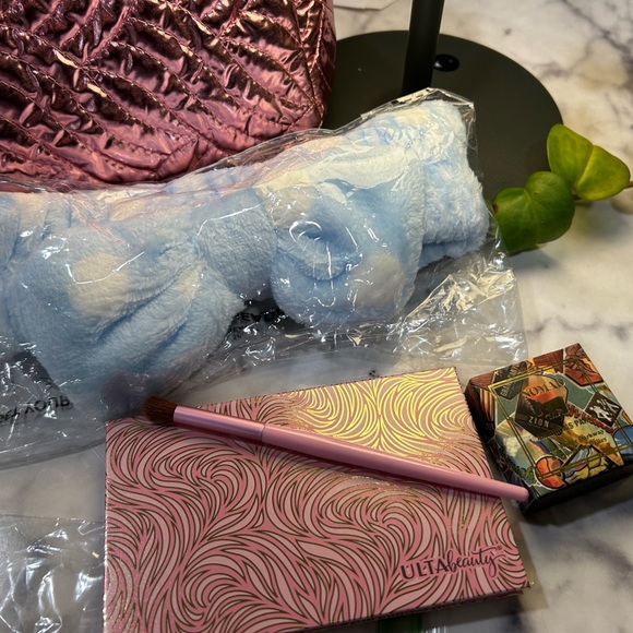 Ulta Shiny Pink Metallic Bag-beautiful! Makeup Bundle - Picture 2 of 7